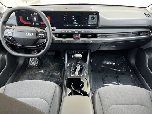 Used 2025 Kia K4 LXS image 29