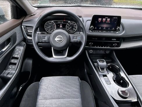 Used 2023 Nissan Rogue SV AWD/4WD image 17
