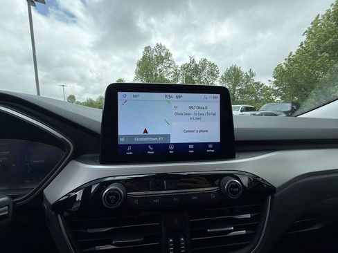 Used 2022 Ford Escape SEL w/ Technology Package FWD image 16