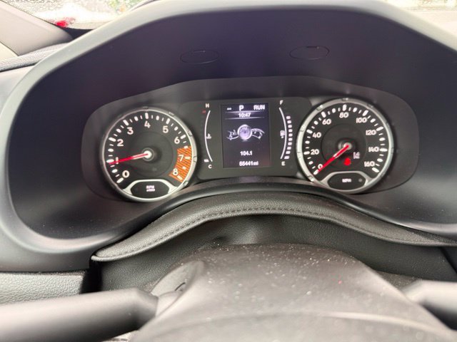 Used 2023 Jeep Renegade Latitude AWD/4WD image 19