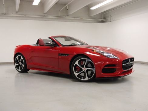 Used 2020 Jaguar F-TYPE R image 4