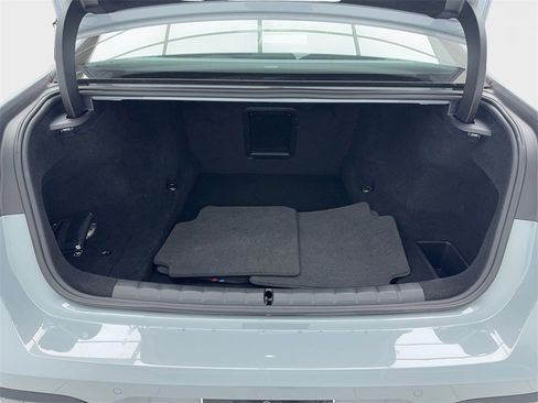 Used 2023 BMW 740i image 13