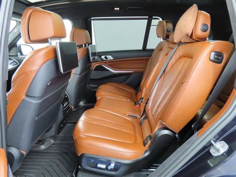 Used 2019 BMW X7 xDrive50i w/ M Sport Package AWD/4WD image 37