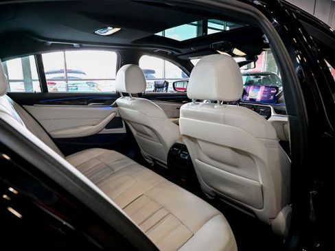 Used 2022 BMW 530i xDrive w/ M Sport Package image 22