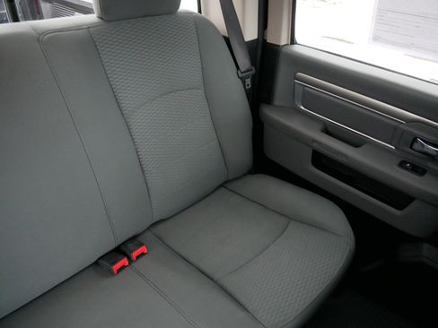 Used 2020 RAM 1500 Classic SLT image 14