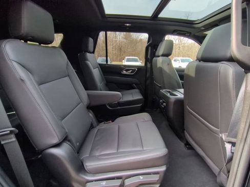 Used 2023 Chevrolet Tahoe LT w/ Luxury Package image 28