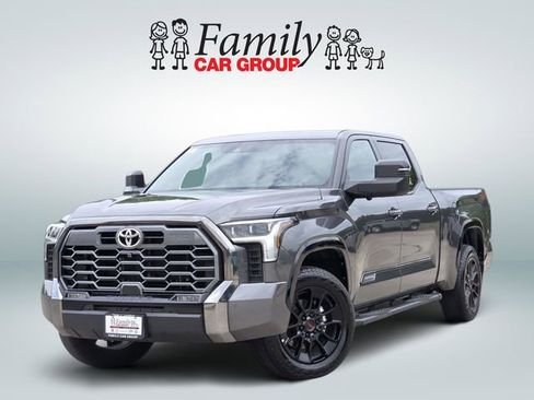 Used 2025 Toyota Tundra Platinum image 1