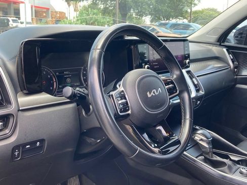 Used 2022 Kia Sorento S FWD image 8
