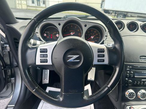 Used 2006 Nissan 350Z Touring RWD image 14