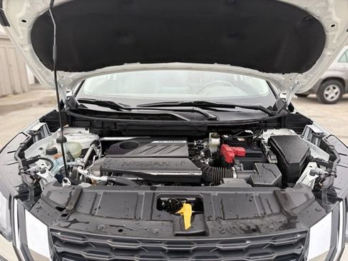 Used 2023 Nissan Rogue SV image 10