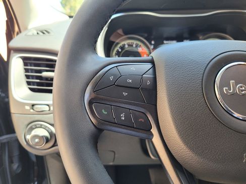 Used 2022 Jeep Cherokee Trailhawk AWD/4WD image 22