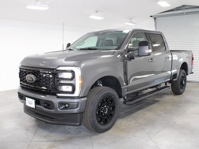 New 2026 Ford F250 Lariat w/ Black Appearance Package