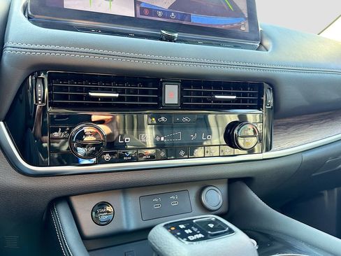 Used 2026 Nissan Rogue Platinum w/ Platinum Premium Package image 31