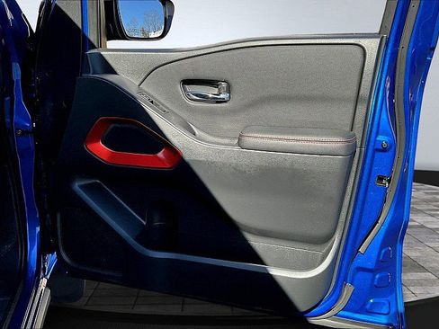 Used 2024 Nissan Frontier Pro-X image 25