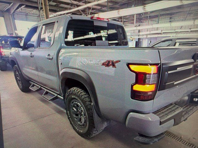 Used 2026 Nissan Frontier PRO-4X w/ Tow Package AWD/4WD image 9