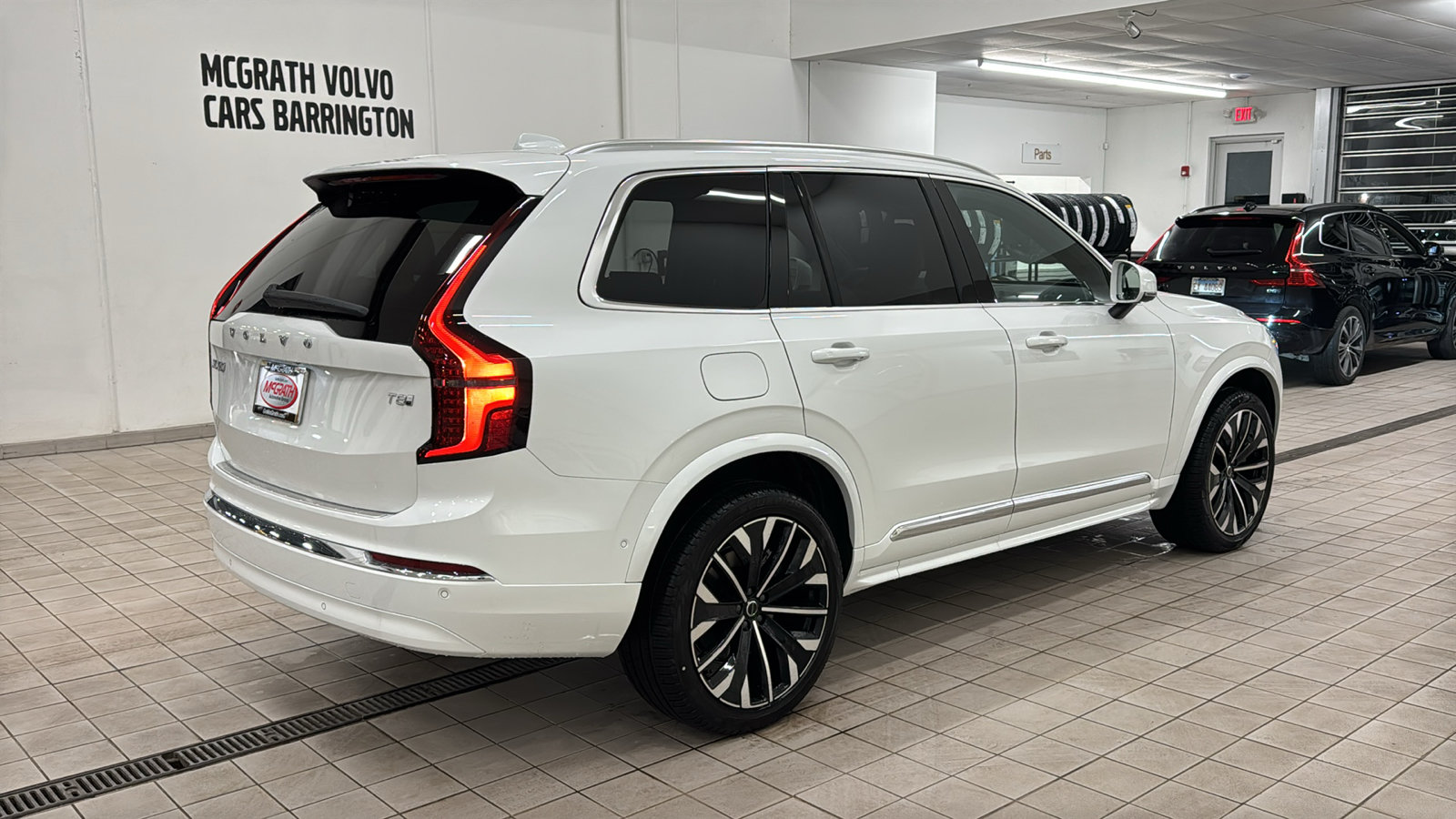 New 2026 Volvo XC90 T8 Plus w/ Protection Package Premier AWD/4WD image 5
