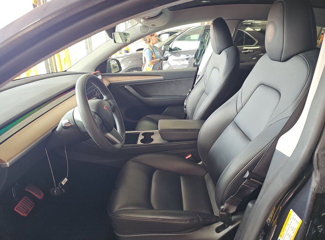 Used 2024 Tesla Model Y Long Range AWD/4WD image 7