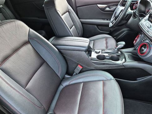 Certified 2025 Chevrolet Blazer RS FWD image 34