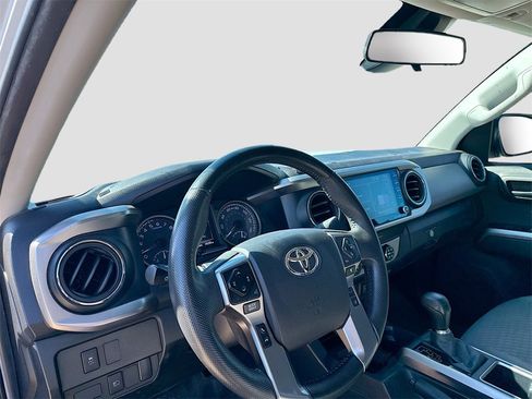 Used 2022 Toyota Tacoma SR image 10