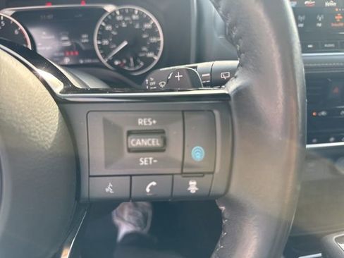 Used 2021 Nissan Rogue SL w/ Premium Package image 22