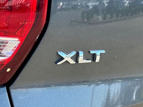 Used 2017 Ford Explorer XLT w/ Equipment Group 202A FWD image 33