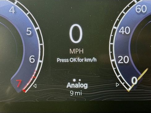 New 2025 Jeep Grand Cherokee Altitude image 11