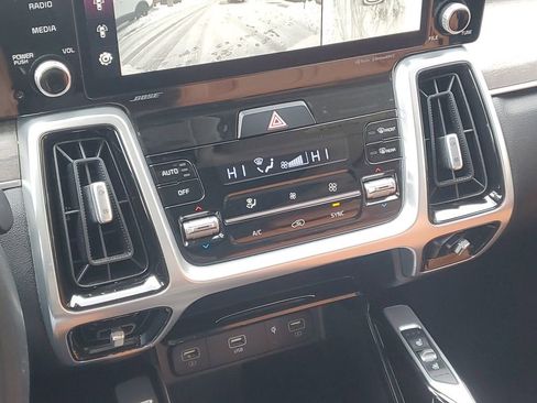 Used 2022 Kia Sorento SX Prestige w/ Rust Color Package image 25