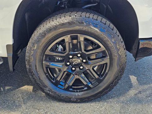 New 2026 Chevrolet Silverado 1500 LT Trail Boss w/ LT Trail Boss Premium Package AWD/4WD image 9