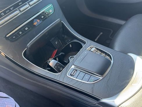 Used 2020 Mercedes-Benz GLC 300 4MATIC image 17