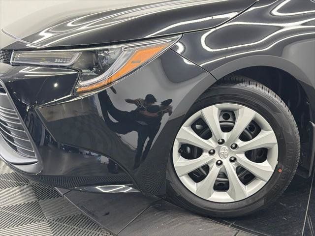 Certified 2026 Toyota Corolla LE FWD image 5