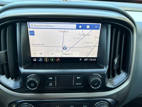 Used 2020 Chevrolet Colorado Z71 AWD/4WD image 2