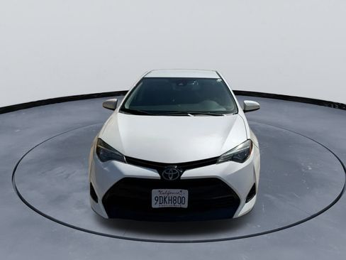 Used 2018 Toyota Corolla LE FWD image 3