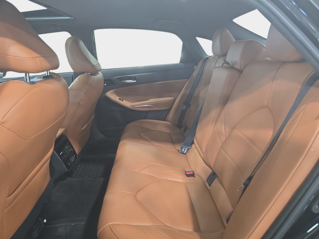 Used 2020 Toyota Avalon Limited w/ Advanced Safety Package FWD image 23