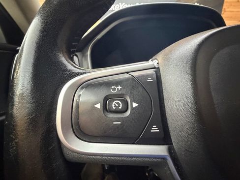 Used 2019 Volvo XC60 T6 Momentum AWD/4WD image 37