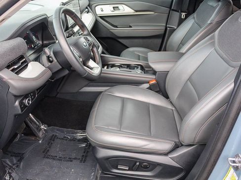 Used 2025 Ford Explorer Active w/ Active Comfort Package image 19