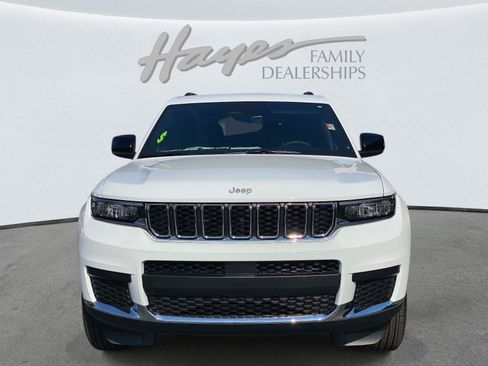 Used 2026 Jeep Grand Cherokee L Laredo RWD image 10