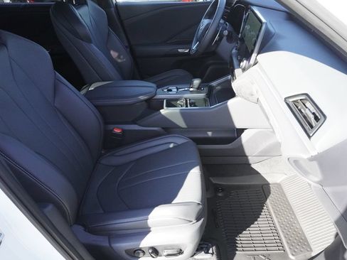 Used 2026 Lexus TX 500h AWD w/ Technology Package image 23
