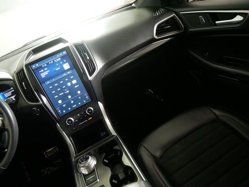 Used 2024 Ford Edge ST-Line w/ Class II Trailer Tow Package AWD/4WD image 11