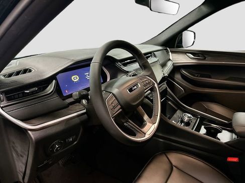 New 2026 Jeep Grand Cherokee Limited w/ Limited Altitude Package AWD/4WD image 10
