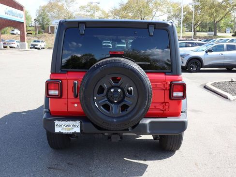 Used 2022 Jeep Wrangler Unlimited Sport image 34