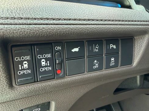 Used 2019 Honda Odyssey Elite image 15