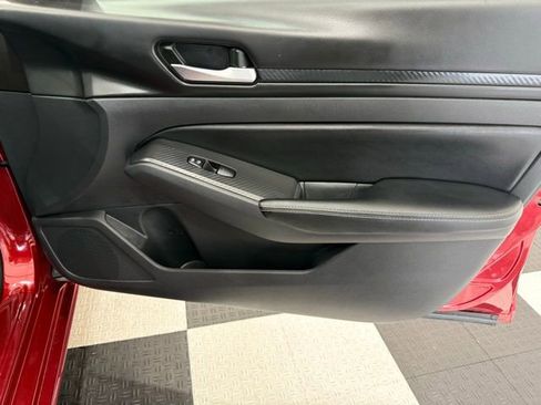 Used 2025 Nissan Altima 2.5 SV image 21