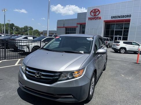 Used 2016 Honda Odyssey SE image 1