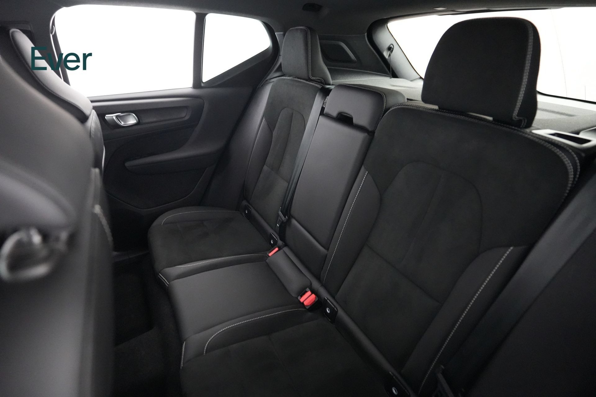 Used 2023 Volvo XC40 Recharge Ultimate AWD/4WD image 24