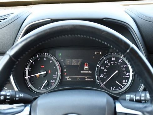 Used 2020 Toyota Highlander Limited AWD/4WD image 24