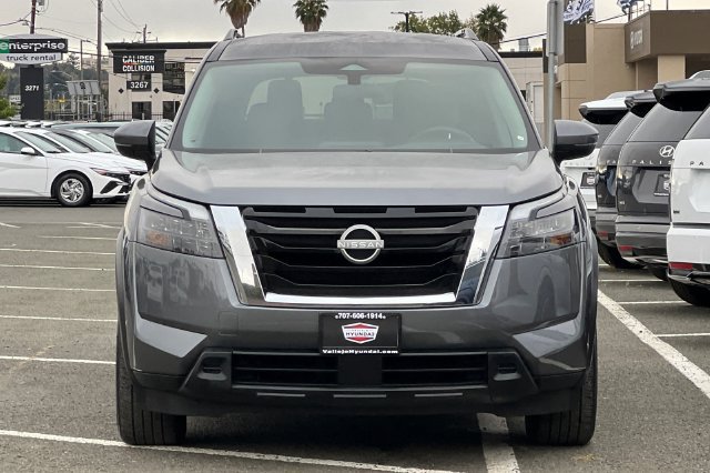 Used 2024 Nissan Pathfinder SV FWD image 11