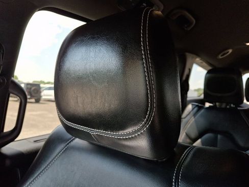 Used 2025 Chrysler Pacifica Select FWD image 18