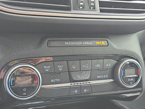 Certified 2021 Ford Escape SE w/ Convenience Package image 18