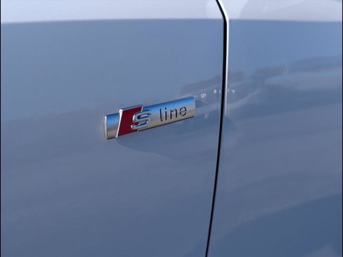 Used 2025 Audi Q3 2.0T Premium image 21