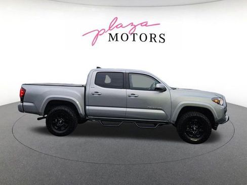 Used 2022 Toyota Tacoma SR5 w/ Technology Package AWD/4WD image 4